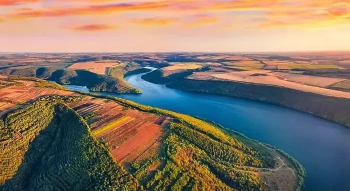 Framed Print : Unbelievable morning view from flying drone of canyon of Ushytsia river Framed Print : Unbelievable morning view from flying drone of canyon of Ushytsia river