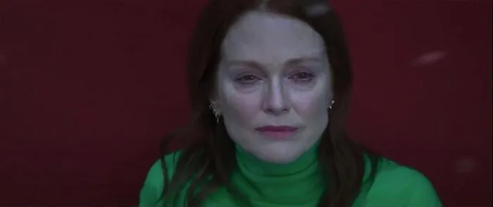Framed Print : USA / Spain.. Julianne Moore in The Room Next Door (Spanish: La habitacion de al lado) -((c)Warners / Sony Framed Print : USA / Spain.. Julianne Moore in The Room Next Door (Spanish: La habitacion de al lado) -((c)Warners / Sony