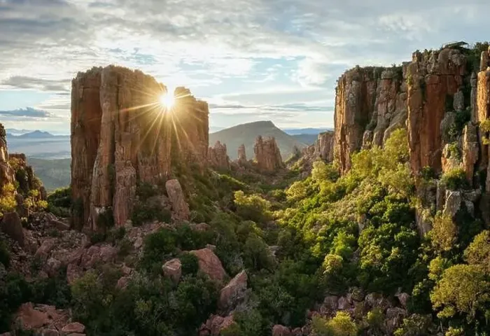Framed Print : Valley of Desolation, Camdeboo National Park, Graaff-Reinet, Eastern Cape, South Africa Framed Print : Valley of Desolation, Camdeboo National Park, Graaff-Reinet, Eastern Cape, South Africa