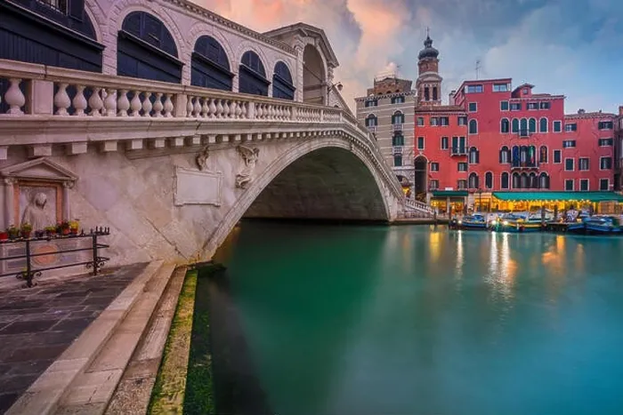 Framed Print : Venice. Cityscape image of Venice with famous Rialto Bridge and Grand Canal Framed Print : Venice. Cityscape image of Venice with famous Rialto Bridge and Grand Canal
