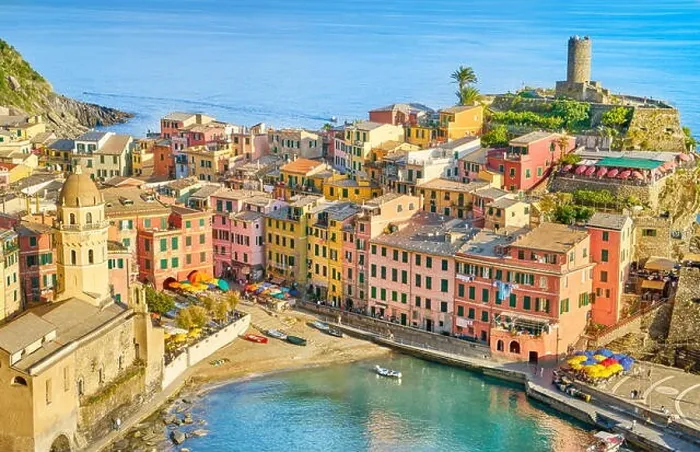 Framed Print : Vernazza, Cinque Terre, Liguria, Italy Framed Print : Vernazza, Cinque Terre, Liguria, Italy