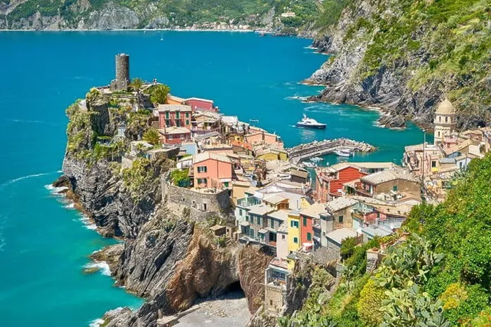 Framed Print : Vernazza, Cinque Terre National Park, Liguria, Italy, UNESCO Framed Print : Vernazza, Cinque Terre National Park, Liguria, Italy, UNESCO