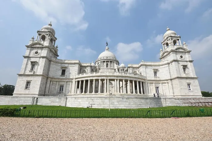 Framed Print : Victoria Memorial Hall. 1 Queen's Way. Kolkata, West Bengal. India Framed Print : Victoria Memorial Hall. 1 Queen's Way. Kolkata, West Bengal. India