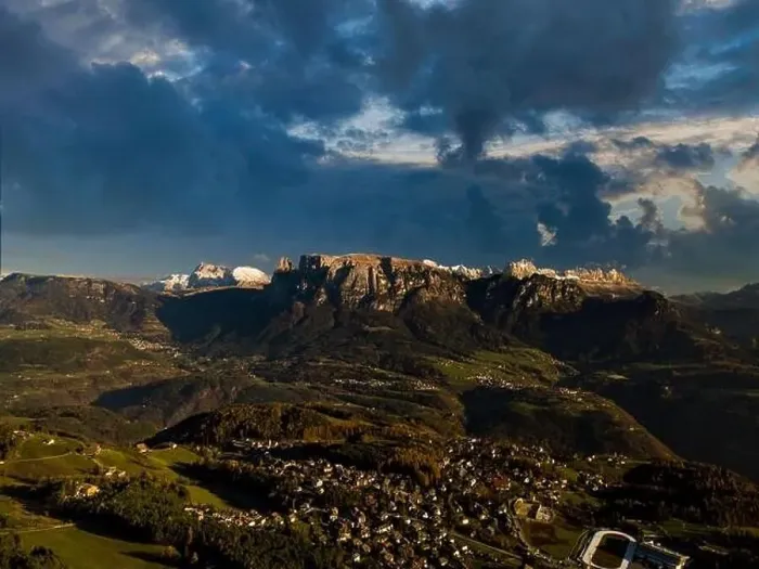 Framed Print : View on the dolomites, alpe di Siusi and Sciliar Framed Print : View on the dolomites, alpe di Siusi and Sciliar