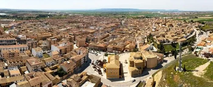 Framed Print : View from drone of Ejea de los Caballeros with Church of Virgen de la Oliva Framed Print : View from drone of Ejea de los Caballeros with Church of Virgen de la Oliva