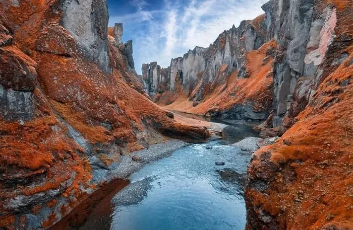 Framed Print : View from flying drone of Fjadrargljufur canyon and river Framed Print : View from flying drone of Fjadrargljufur canyon and river