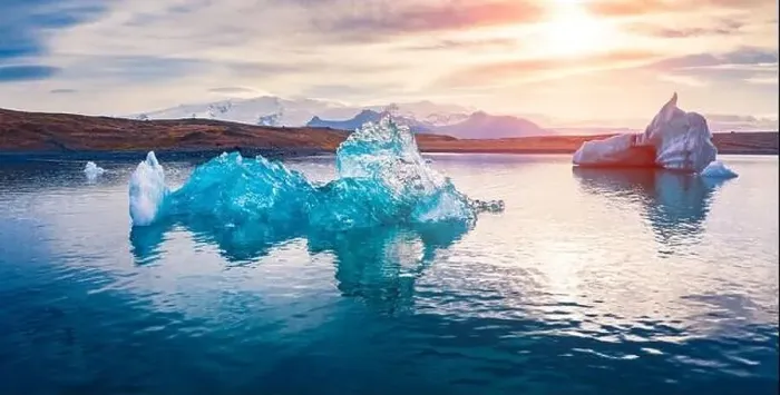Framed Print : View from flying drone of floating of blue icebergs in Jokulsarlon Glacier Lagoon Framed Print : View from flying drone of floating of blue icebergs in Jokulsarlon Glacier Lagoon