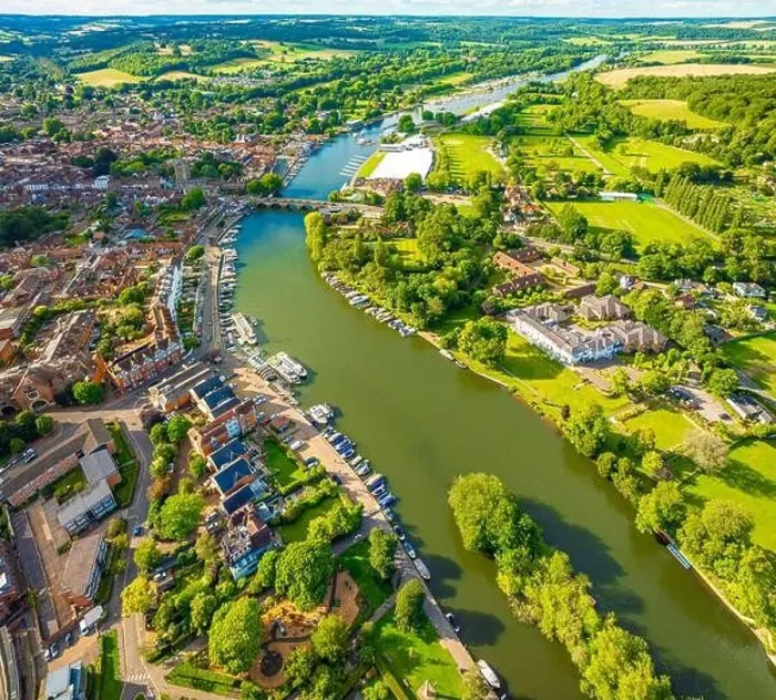 Framed Print : View of Henley-on-Thames, a town and civil parish on the River Thames in Oxfordshire, England, UK Framed Print : View of Henley-on-Thames, a town and civil parish on the River Thames in Oxfordshire, England, UK