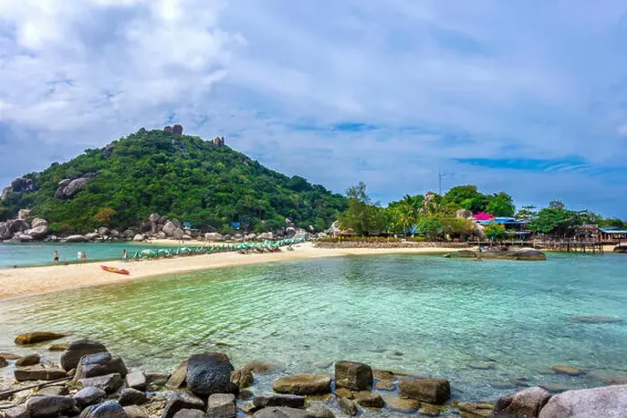 Framed Print : View of the island Koh Nang Yuan, also Nangyuan in Koh Tao, Gulf of Thailand, Thailand, Asia Framed Print : View of the island Koh Nang Yuan, also Nangyuan in Koh Tao, Gulf of Thailand, Thailand, Asia