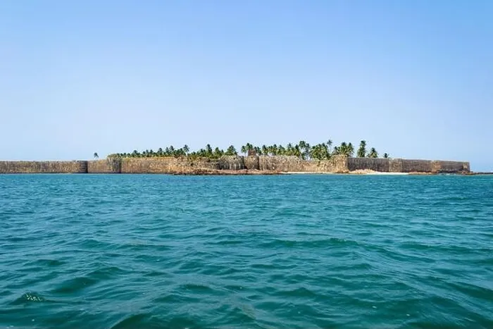 Framed Print : View of the massive Sindhudurg Fort from the Boat Ride on the Arabian Sea from Malvan Jetty to the Fort