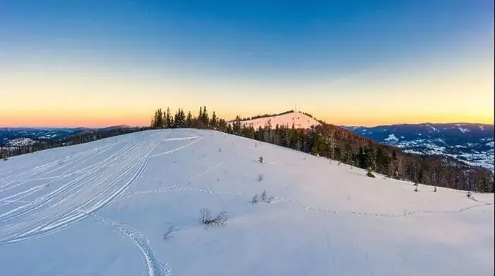 Framed Print : Top view of mesmerizing view of the ski slope Framed Print : Top view of mesmerizing view of the ski slope