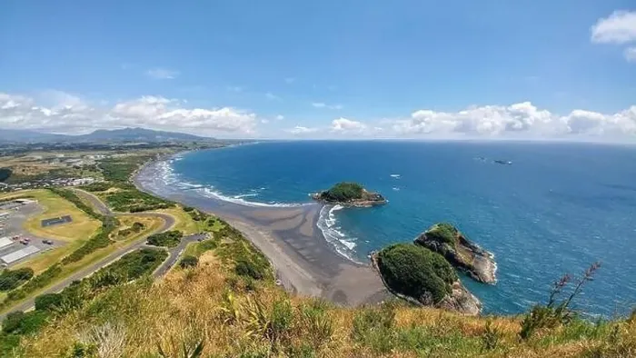 Framed Print : View from Paritutu Rock on a coastal landscape in New Plymouth, New Zealand Framed Print : View from Paritutu Rock on a coastal landscape in New Plymouth, New Zealand