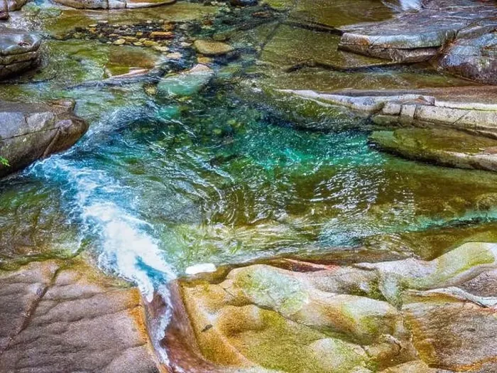 Framed Print : A view from above of a pool in Denny Creek in Washington State Framed Print : A view from above of a pool in Denny Creek in Washington State