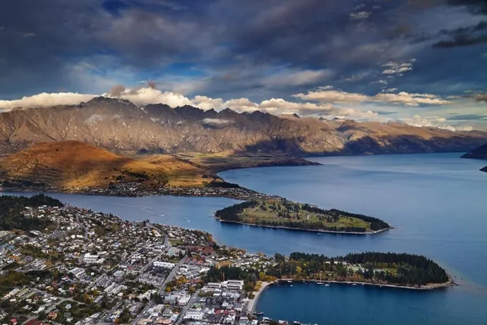 Framed Print : View of Queenstown, Wakatipu Lake and Remarkables Mountains, New Zealand Framed Print : View of Queenstown, Wakatipu Lake and Remarkables Mountains, New Zealand