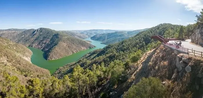 Framed Print : Viewpoint of Ujo over the meander of the river Tua, in the Douro region Framed Print : Viewpoint of Ujo over the meander of the river Tua, in the Douro region