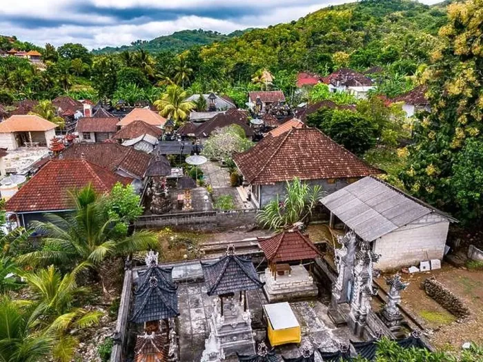 Framed Print : Village of Pejukutan on Nusa Penida Island, in Klungkung Regency, Indonesia Framed Print : Village of Pejukutan on Nusa Penida Island, in Klungkung Regency, Indonesia
