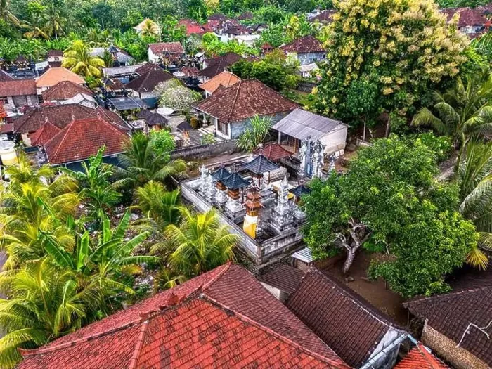 Framed Print : Village of Pejukutan on Nusa Penida Island, in Klungkung Regency, Indonesia Framed Print : Village of Pejukutan on Nusa Penida Island, in Klungkung Regency, Indonesia