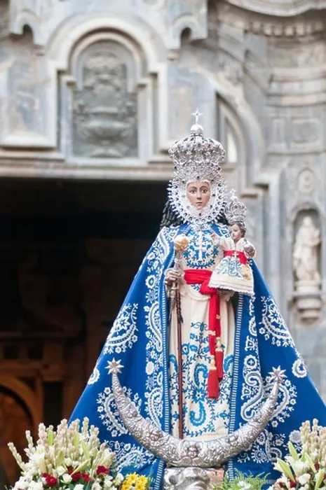 Framed Print : Virgin of Fuensanta leaving Murcia cathedral the day of the pilgrimage and returning back home to her sanctuary. Murcia, Spain Framed Print : Virgin of Fuensanta leaving Murcia cathedral the day of the pilgrimage and returning back home to her sanctuary. Murcia, Spain