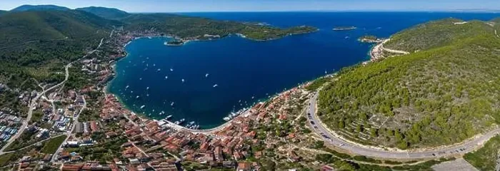 Framed Print : Vis Island, in Italian Lissa, island of Croatia in the Adriatic Sea Framed Print : Vis Island, in Italian Lissa, island of Croatia in the Adriatic Sea