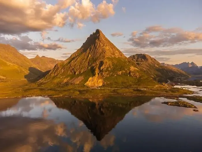 Framed Print : Volandstind mountain and summer sunset view of Lofoten Framed Print : Volandstind mountain and summer sunset view of Lofoten