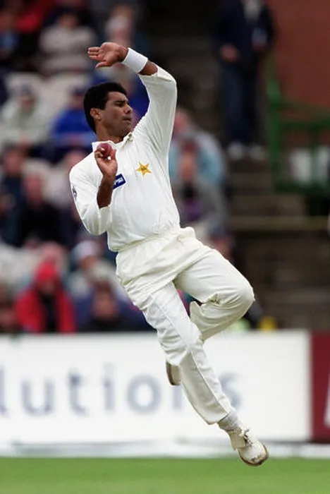 Framed Print : WAQAR YOUNIS PAKISTAN HEADINGLEY LEEDS 02 June 2001 Framed Print : WAQAR YOUNIS PAKISTAN HEADINGLEY LEEDS 02 June 2001