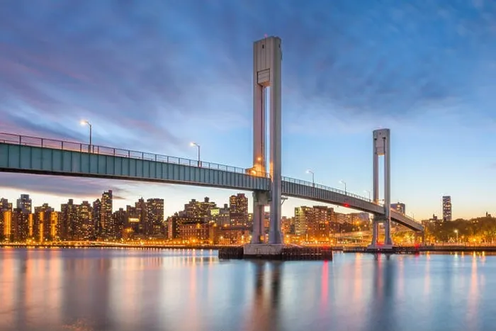 Framed Print : Wards Island Bridge crossing the Harlem River between Manhattan Island and Wards Island in New York City Framed Print : Wards Island Bridge crossing the Harlem River between Manhattan Island and Wards Island in New York City
