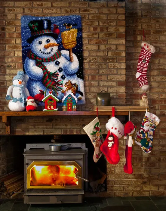 Framed Print : WASHINGTON - Fireplace decorated for Christmas Framed Print : WASHINGTON - Fireplace decorated for Christmas