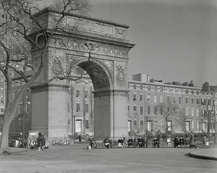 Framed Print : Washington Square arch, New York City, December 1941 Framed Print : Washington Square arch, New York City, December 1941