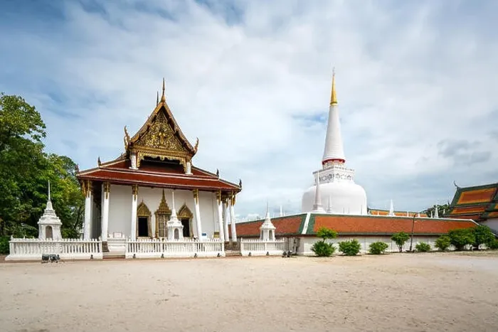 Framed Print : Wat Phra Mahathat Woramahawihan with nice sky at Nakhon Si Thammarat in Thailand Framed Print : Wat Phra Mahathat Woramahawihan with nice sky at Nakhon Si Thammarat in Thailand