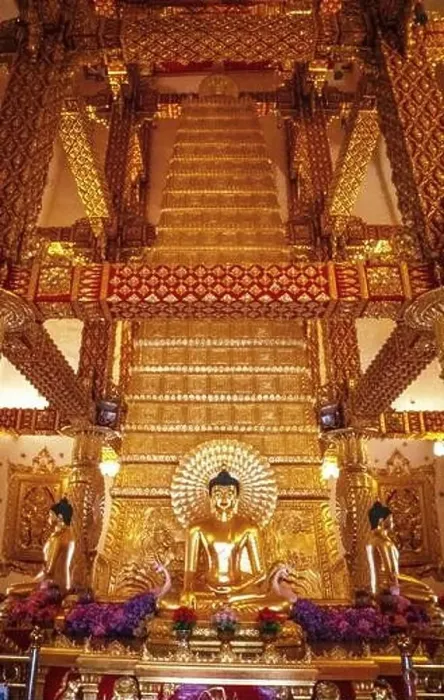 Framed Print : Wat Phra That Nong Bua, in Ubon, Thailand, south east asia Framed Print : Wat Phra That Nong Bua, in Ubon, Thailand, south east asia