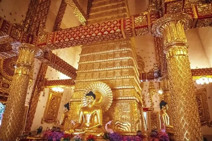 Framed Print : Wat Phra That Nong Bua, in Ubon, Thailand, south east asia Framed Print : Wat Phra That Nong Bua, in Ubon, Thailand, south east asia