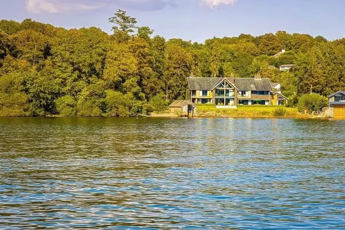 Framed Print : Wendermere lake near Bowness-on-Windermere in Lake District, a region and national park in Cumbria in northwest England Framed Print : Wendermere lake near Bowness-on-Windermere in Lake District, a region and national park in Cumbria in northwest England