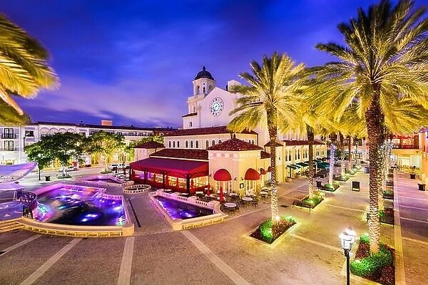 West Palm Beach, Florida, USA cityscape and plaza