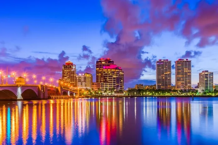 Framed Print : West Palm Beach, Florida, USA skyline