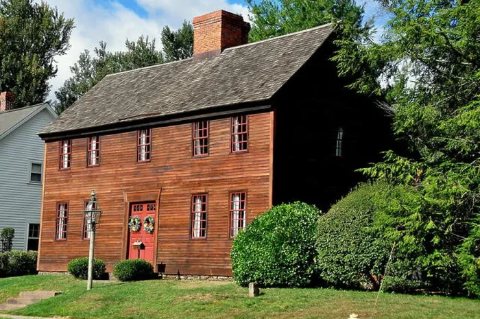 Framed Print : Wethersfield, Connecticut: Circa 1718 Captain Thomas Newsom House on Broad Street Framed Print : Wethersfield, Connecticut: Circa 1718 Captain Thomas Newsom House on Broad Street