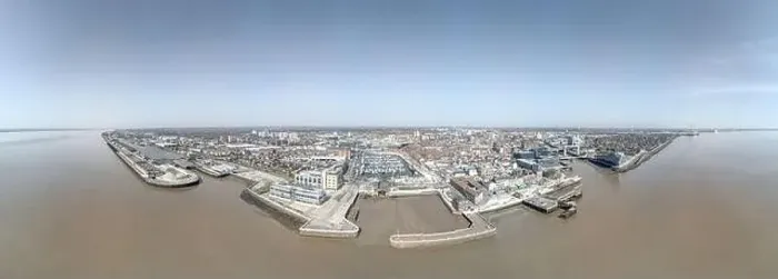 Framed Print : Wide panorama of Kingston upon Hull waterfront Framed Print : Wide panorama of Kingston upon Hull waterfront