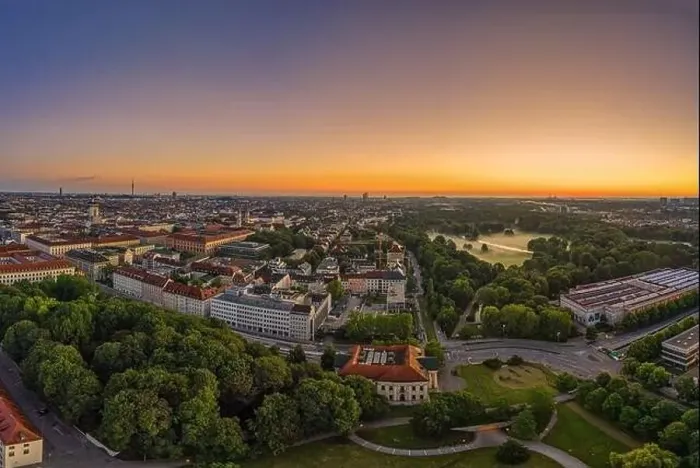 Framed Print : Wide view over Munich at the morning