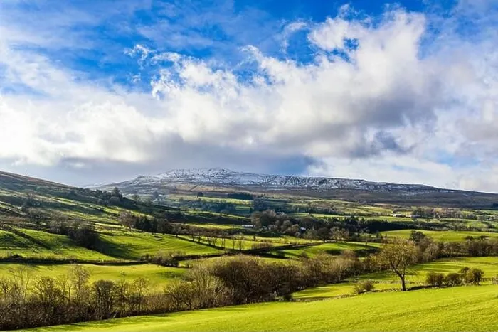 Framed Print : Winter in Dentdale, Cumbria. Cloud obscures the summit of Great Coum Framed Print : Winter in Dentdale, Cumbria. Cloud obscures the summit of Great Coum