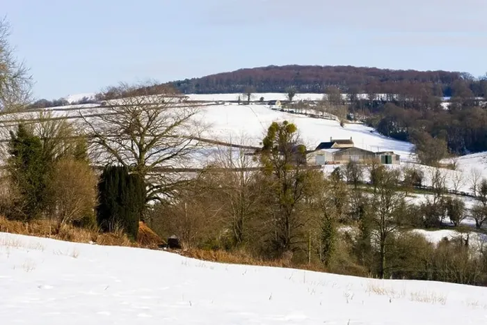 Framed Print : Winter snow on the Cotswolds at Highfold Farm near Painswick, Gloucestershire Framed Print : Winter snow on the Cotswolds at Highfold Farm near Painswick, Gloucestershire