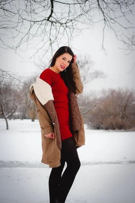 Framed Print : Woman posing in the snow Framed Print : Woman posing in the snow