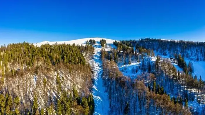Framed Print : Wonderful landscapes of the Carpathian Mountains covered with snow Framed Print : Wonderful landscapes of the Carpathian Mountains covered with snow