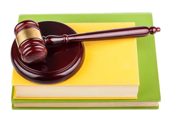 Framed Print : Wooden gavel on books Framed Print : Wooden gavel on books