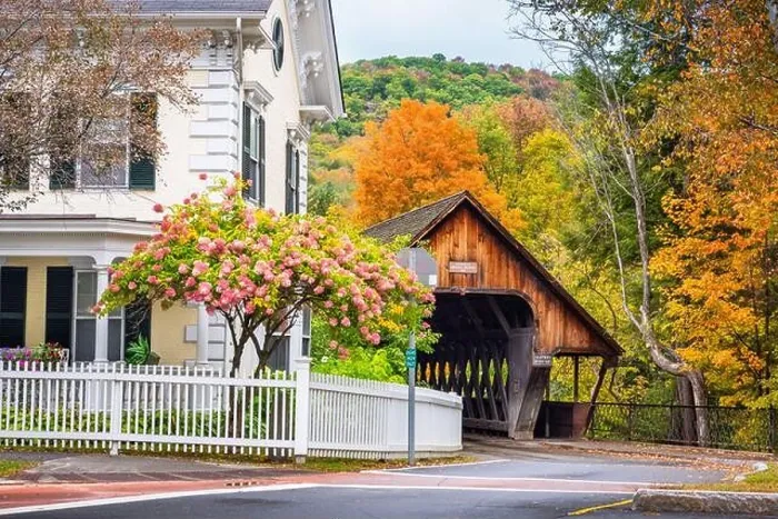 Framed Print : Woodstock, Vermont, USA Middle Covered Bridge Framed Print : Woodstock, Vermont, USA Middle Covered Bridge