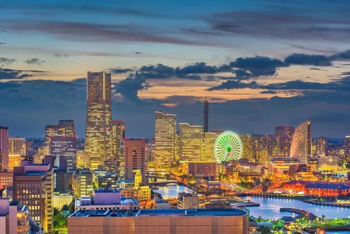 Framed Print : Yokohama, Japan harbor and downtown skyline at dusk Framed Print : Yokohama, Japan harbor and downtown skyline at dusk