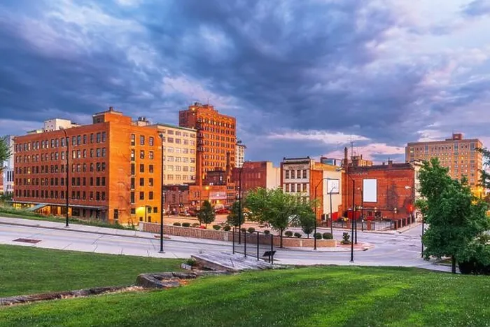 Framed Print : Youngstown, Ohio, USA downtown park and townscape at twilight Framed Print : Youngstown, Ohio, USA downtown park and townscape at twilight