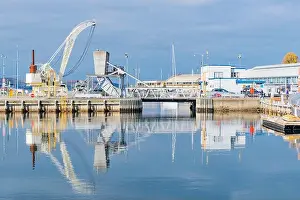 Tasmania Prints: An 1890's dockside steam crane