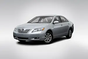 2008 Prints: 2008 Toyota Camry XLE in Gray - Front angle view