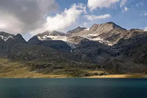 Lago Blanco Prints: 2s457x0