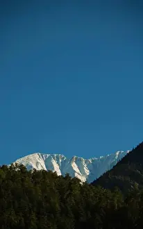 Majestic Mountain Prints: 2s82kgn