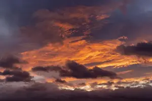 Cloud Cover Prints: 2s99hgt